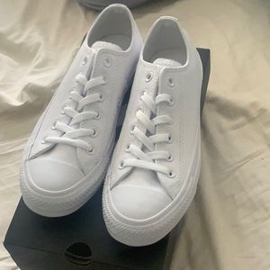 CONVERSE Chuck Taylor All Star (NEVER WORN)